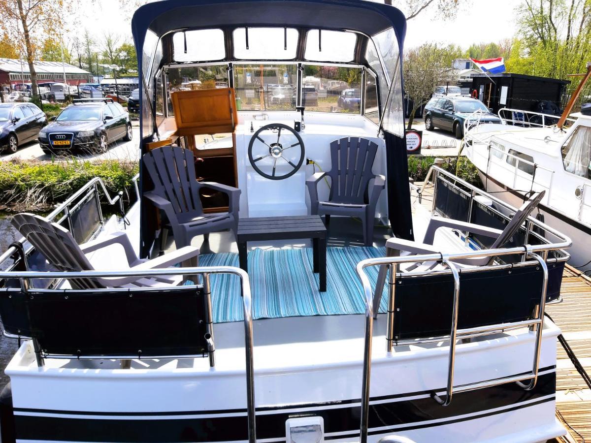 Hotel Motor Yacht Amazone Ámsterdam Exterior foto